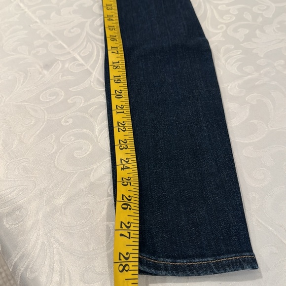 Hudson Jeans Natalie Mid-Rise Super Skinny Jeans. - Picture 11 of 11